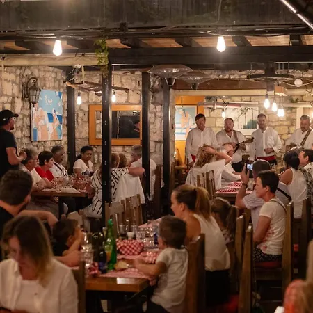 Heritage Tragos Szálloda 4*