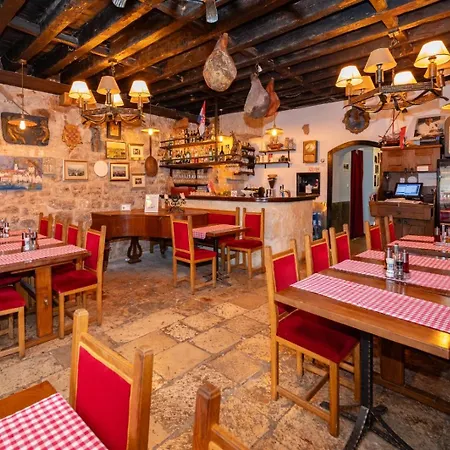 Heritage Tragos Szálloda 4*