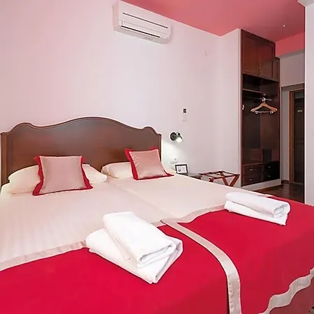 Heritage Tragos Hotell 4*